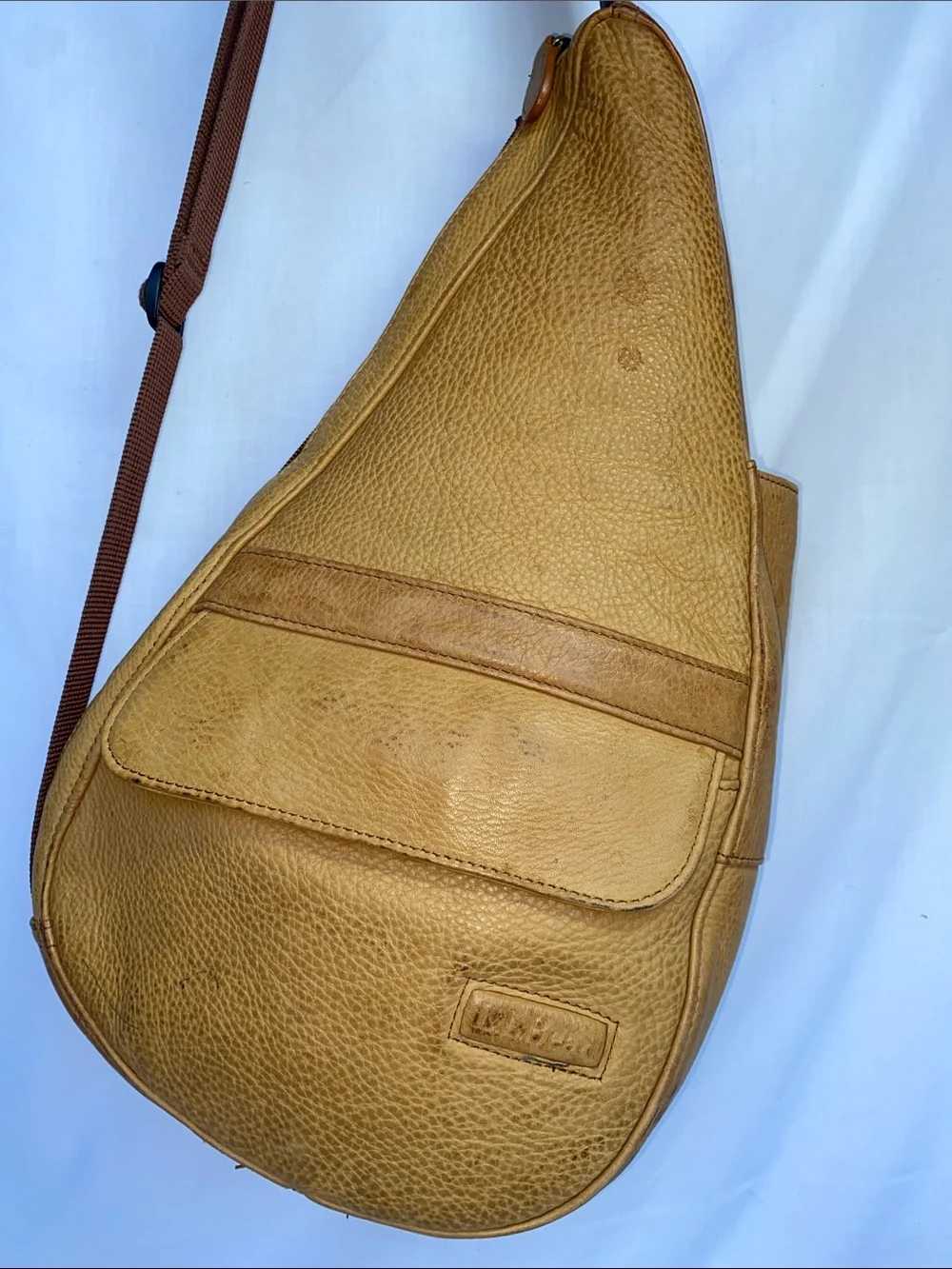 Vintage L.L. Bean Ameribag Healthy Back Tan Leather Sling Messenger Bag